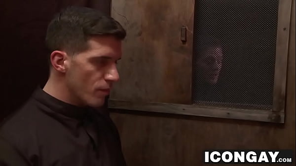 Image Hunk Logan Moore fucks Alex Gustavo in several positions