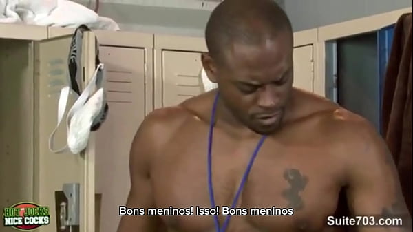Image Treinador mete at&eacute_ as bolas em dois jogadores
