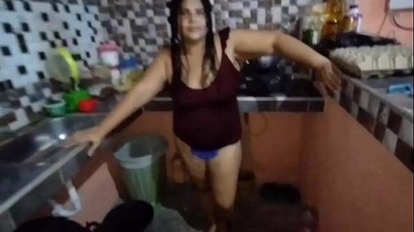 Image A mi padrastro asqueroso le encanta ver mi gran culo y termina d&aacute_ndome una rica cogida con su gran polla mientras mi mam&aacute_ trabaja