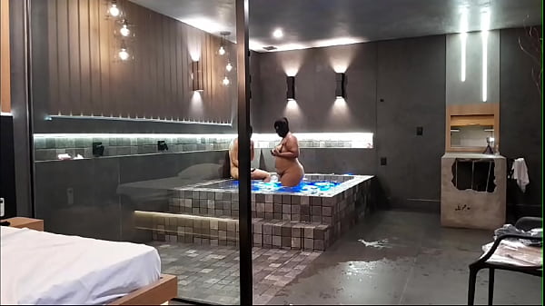 Image Peguei a minha madrastra na banheira do motel