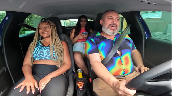 Image Ap&oacute_s ser parada pela carona a safada pediu para participar e ela teve sua chance - Renata Carvalho