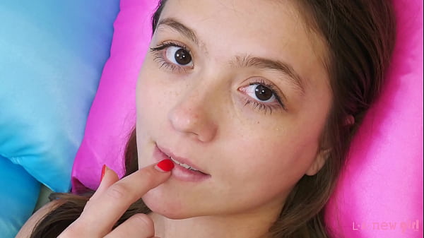 Image Cute brunette naked close-up