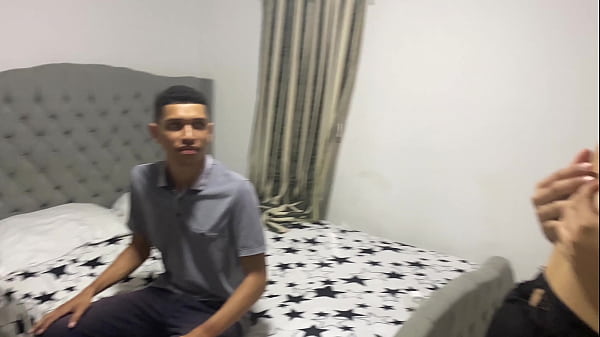 Image Puta colombiana es follada sin condon y le encanta chupar culo