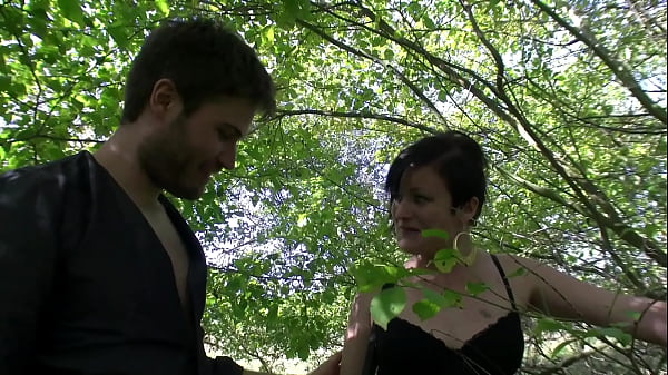 Image Milf fucked outdoors