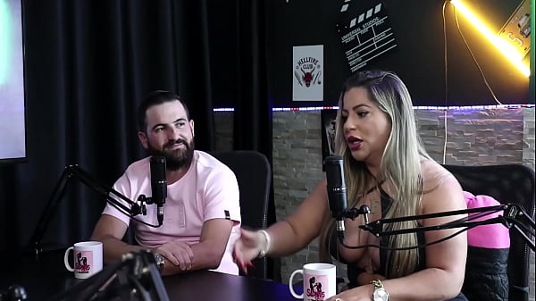 Image Ela sente ci&uacute_mes, mesmo sendo liberal, o marido n&atilde_o deixa ela dar pra outro, fez sexo anal e transou no caminh&atilde_o - Juli Figueir&oacute_ e Felipe Larrossa (SHEER/RED)