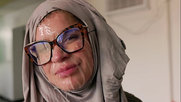 Image Hijab cosplay - american milf face fucked