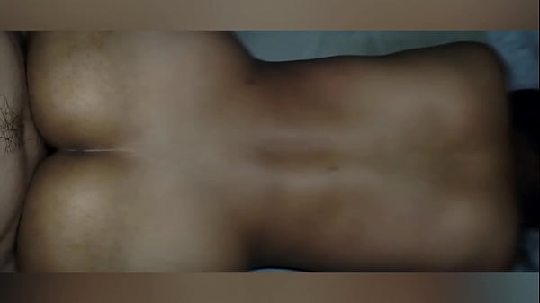 Image Morena le gusta estar desnuda en su habitaci&oacute_n!! Hermanastro cachondo se mete a la habitaci&oacute_n de su hermanastra mientras ella descansa!!! La cojo duro y profundo de perrito!!