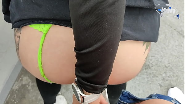 Image Katty Blake chupa y folla hasta recibir cum en su boca en un sitio publico