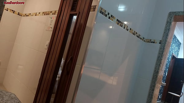 Image encontrei a milf peladinha na sauna, me masturbo e sou pego, a foda foi dentro da sauna