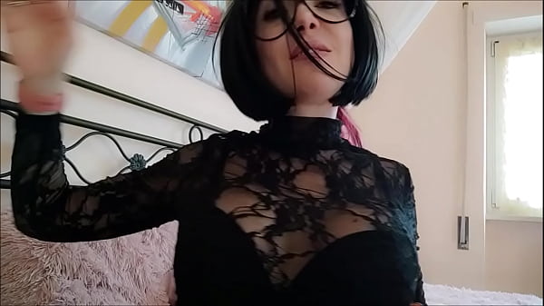 Image Chantal Channel sexy homemade strip tease