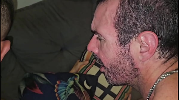 Image Sexo quente com o porteiro e seu amigo que vieram para conhecer o apartamento - FULL SHEER
