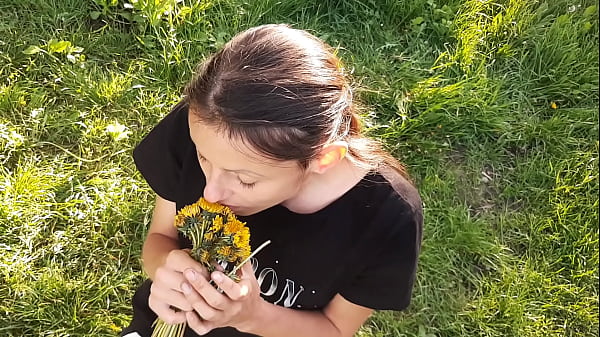Image I gave my neighbor flowers, and she thanked me with cunnilingus - Girls fly orgasm