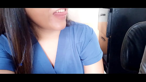 Image ACTOS BOCHORNOSOS EN LA OFICINA DE MI JEFE!! MI MADRASTRA LLEGO A MI OFICINA MIENTRAS MI PADRASTRO ESTA EN UNA REUNION CON EL COMITE DE TALENTO HUMANO. ELLA ME TOCA EL PENE Y PIDE SEXO EN LA OFICINA