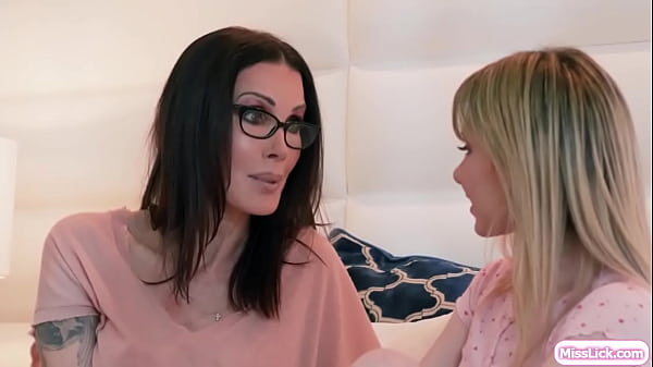 Image Busty lesbian stepmom ass licking petite teen stepdaughter