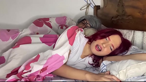 Image Mi peque&ntilde_a Hijastra viene a dormir al cuarto del padrastro por que tiene miedo ala oscuridad