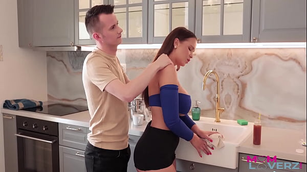 Image Stepmom Jennifer Mendez Wants To Breed S3-E10