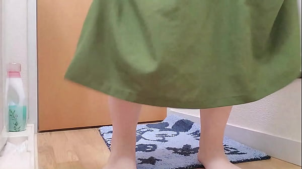Image A married woman spreads her legs and masturbates in the bathroom：The full video is&rarr_https://www.xvideos.red/channels/aika-frau