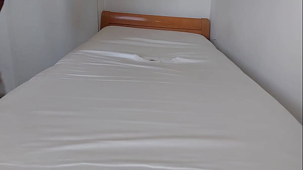 Image I fuck the hole in the mattress and ejaculate on the mattress 2