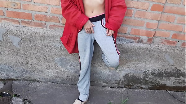 Image I masturbate my pussy in the yard at the dacha until the neighbors see - Lesbian Illusion Girls