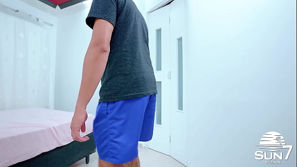 Image LEGENDA EM INGL&Ecirc_S Fiz uma surpresa pra gostosa: Soquei a rola na buceta e cuzinho