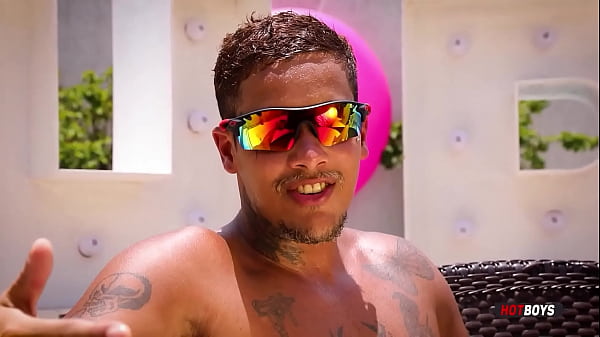 Image Gatinho safado fodendo o tatuado