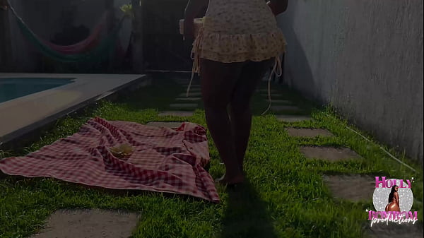 Image ERA S&Oacute_ UM PICNIC MAS O MACHO DA MINHA VIZINHA AMA METER A ROLA DURA NO MEU CU GULOSO QUENTE , ESPERO QUE ELA N&Atilde_O DESCUBRA