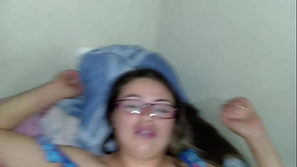 Image Madrastra cansada de que padrastro no la folle se mete a la habitaci&oacute_n de su hijastro en busca de verga