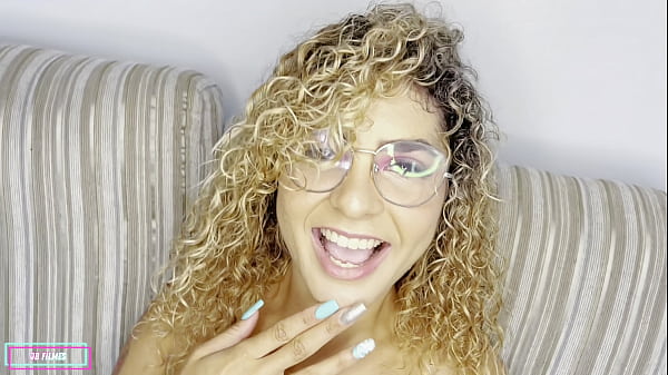 Image Enfiei a m&atilde_o na buceta da gostosa e ele se mijou toda