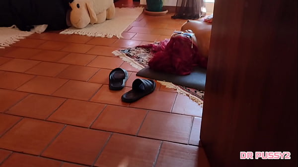Image CUNHADA &Eacute_ APANHADA A TOMAR BANHOS DE SOL TODA NUA NO APARTAMENTO PORQUE PENSOU ESTAR SOZINHA, MAS FOI APANHADA E TEVE DE CHUPAR O IRM&Atilde_O DO MARIDO PARA ELE GUARDAR SEGREDO