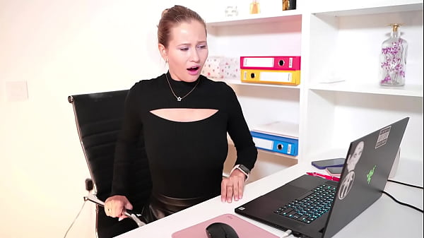 Image The secretary masturbated at work until the boss came