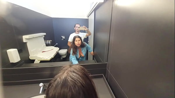 Image Stepmom was Fucked in the Toilet of the Shopping Center