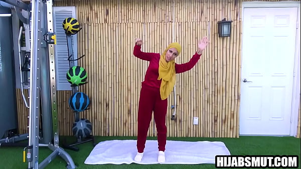 Image Muslim housewife cheats on husband with personal trainer