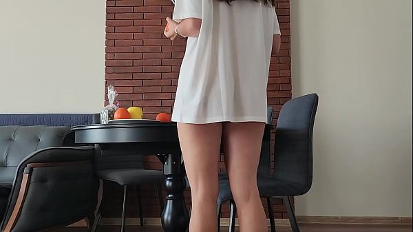 Image Milf in a T-shirt and no panties got unexpected sex