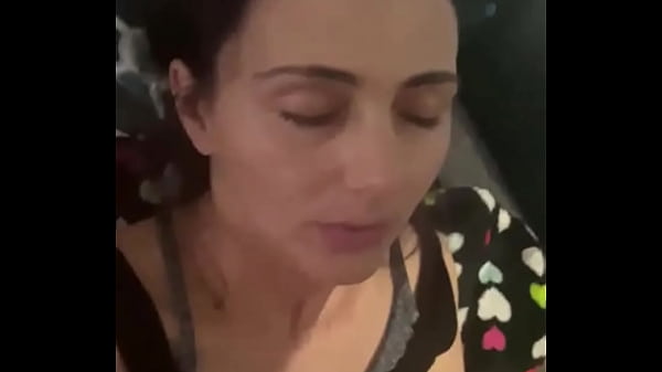 Image Cumming on her tits