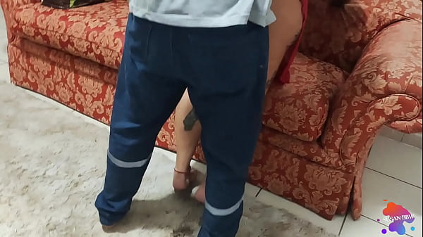 Image Novinho saiu do trabalho para me fuder na sala da casa da minha sogra