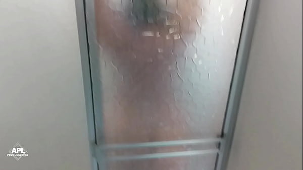 Image Que rico es ir a la casa de tu mejor amigo a follarse el sabroso culo de su esposa mientras se ba&ntilde_a