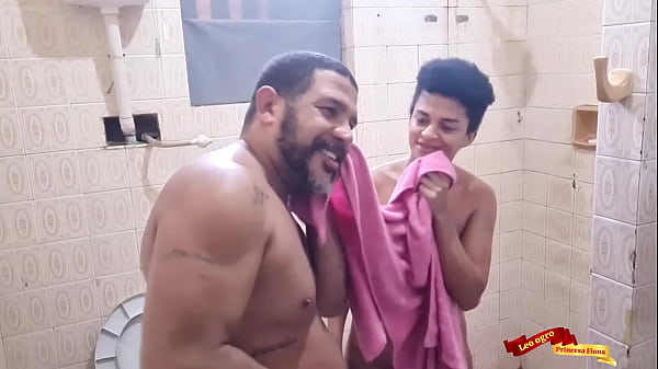 Image Ele pos o punho na minha bunda e pos um Big plug no meu cu.