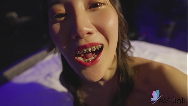 Image Chinese busty babe Li Er had nice foot job before a good fuck.