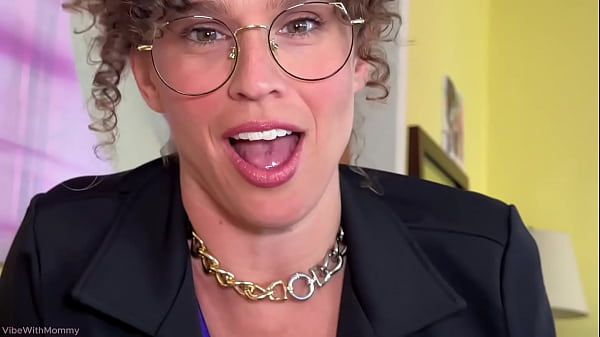 Image Stepmom Gets a New Job Opportunity