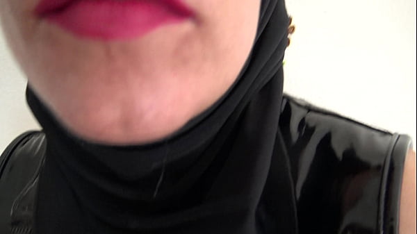 Image pissing milf in hijab loves hard sex