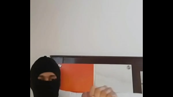 Image empiezo con el juguete pero no aguanto y me masturbo hasta correrme