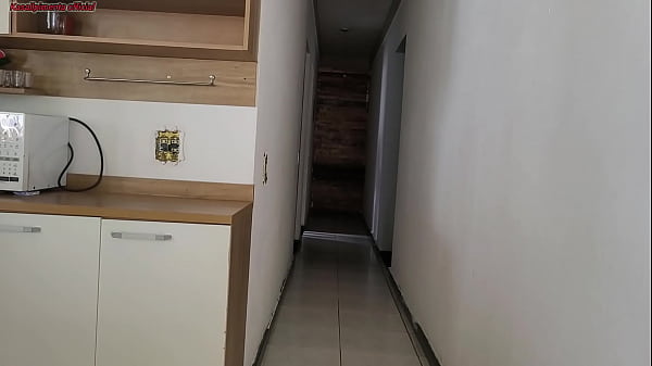 Image me arrisquei trasando com amigo do meu marido enquanto ele estava no banho