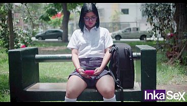 Image Inocente colegiala latina culona es llevada con mentiras a casa de un extra&ntilde_o para follar