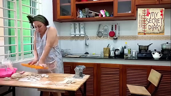 Image Naked Cooking. Nudist housekeeper, Nakedbakers. Nude maid. Naked housewife. s1