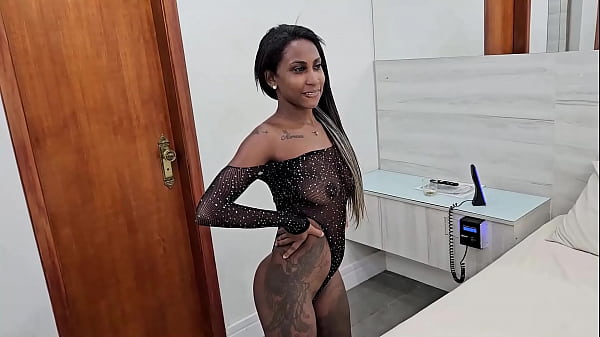 Image Primeira vez no porno da safada Bibizinha Ribeiro ela deixou botar no cu a vontade e ganhou muito leite na foda com Jr Doidera