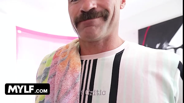 Image Sexy And Bootylicious Hijab-Wearing Wife Gets Frisky With Her Step-Brother-In-Law - MYLF