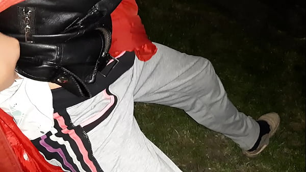 Image My girlfriend is a fetishist who loves to masturbate in public places - Girls fly orgasm