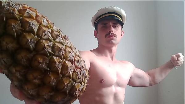 Image Culin&aacute_ria do Capit&atilde_o, o ABACAXI do PRAZER que a coroa gostosona aprovou