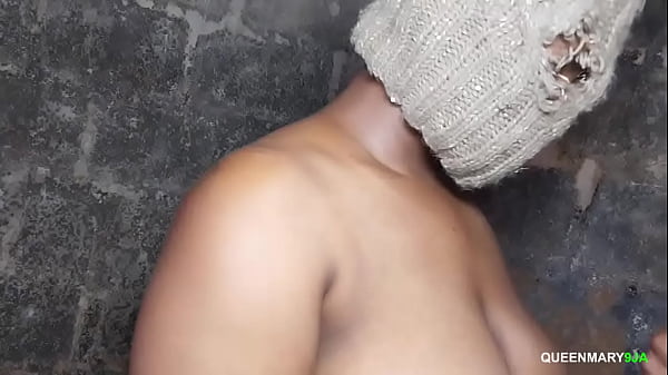 Image The King's wife got fucked by the local site manager