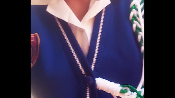 Image chico de colegio se masturba  con lenceria de mujer